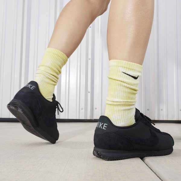 Nike cortez nylon sales black on feet